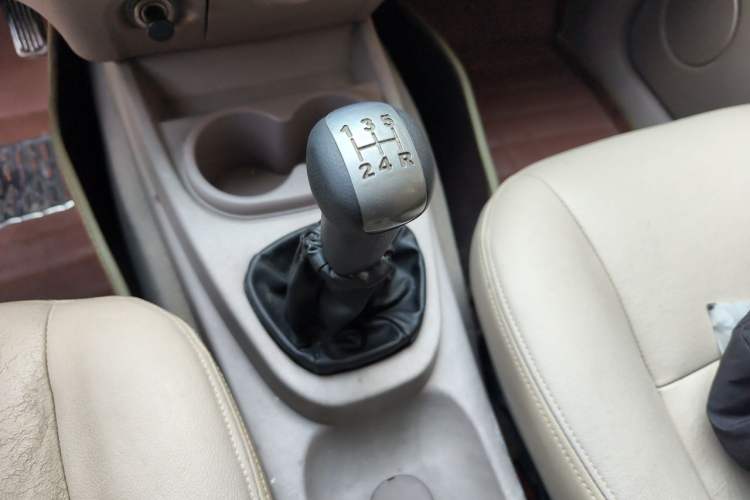 Used Wuling Hongguang 2010 1.2L Standard Version China IV Gear Lever