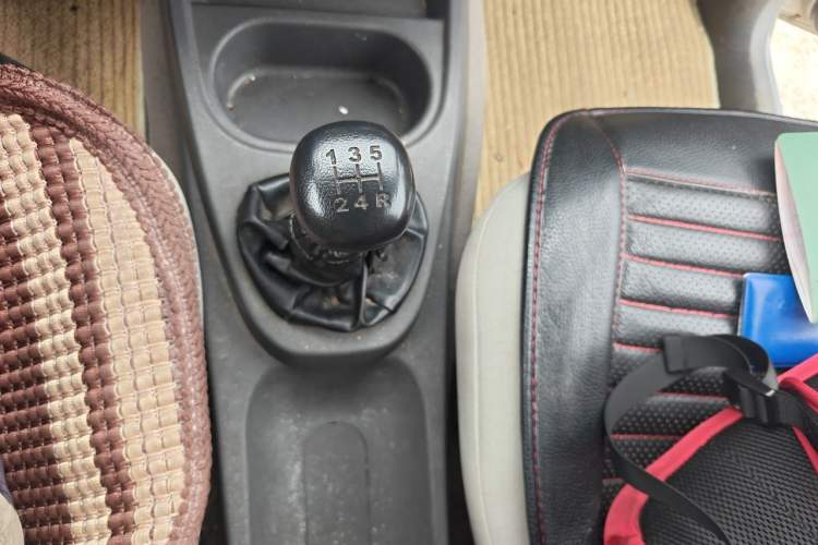 Used Wuling Hongguang 2010 1.2L Base Version China IV Standard Gear Lever