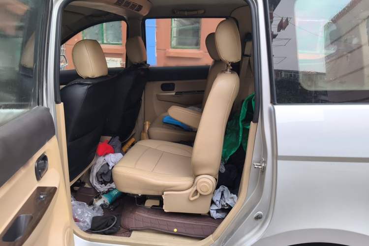 Used Wuling Hongguang 2010 1.4L Luxury Model Left Rear Seat