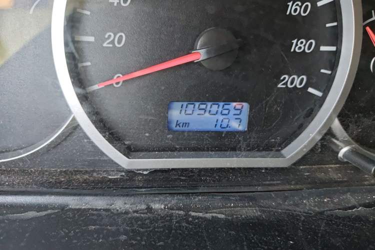 Used Wuling Hongguang 2010 1.2L Comfort Edition China IV Odometer Close Up
