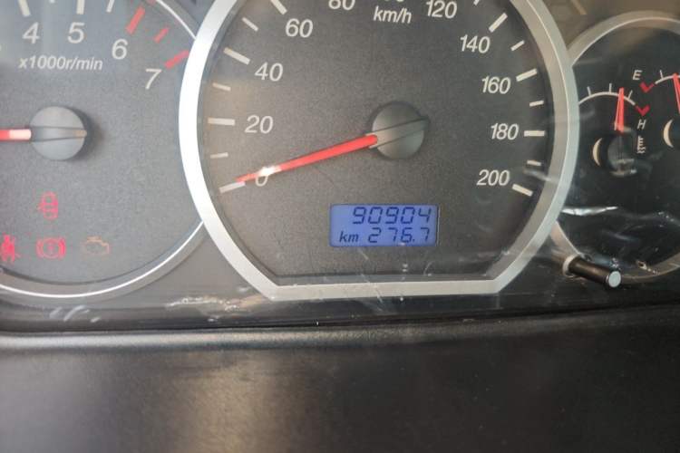 Used Wuling Hongguang 2010 1.4L Luxury Model Odometer Close Up