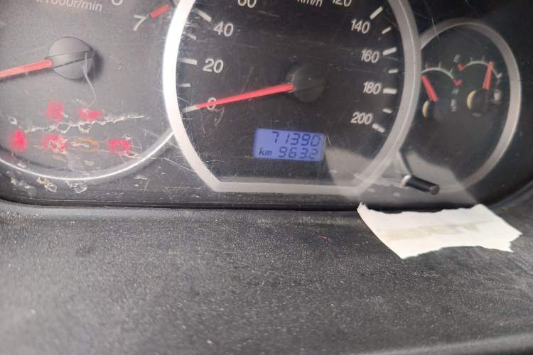 Used Wuling Hongguang 2010 1.4L Luxury Model Odometer Close Up