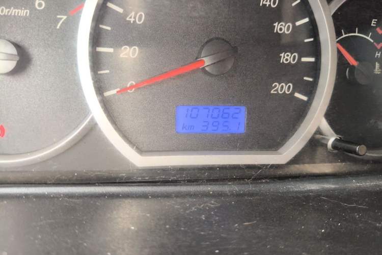 Used Wuling Hongguang 2010 1.4L Luxury Model Odometer Close Up
