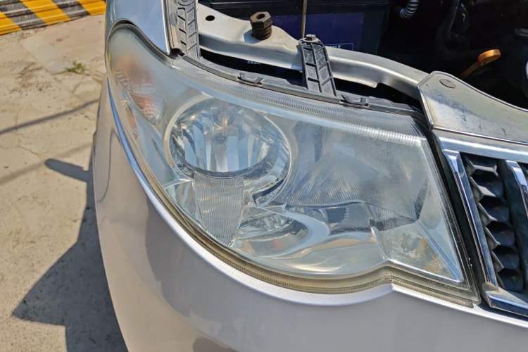 Used Wuling Hongguang 2010 1.2L Comfort Edition China IV Right Front Headlight