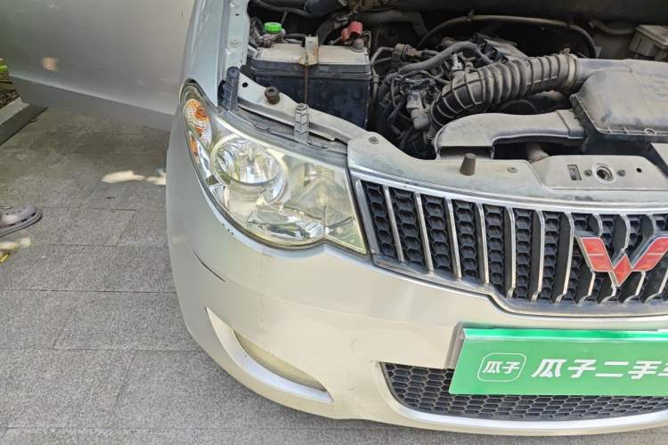 Used Wuling Hongguang 2010 1.4L Comfort Version Right Front Headlight