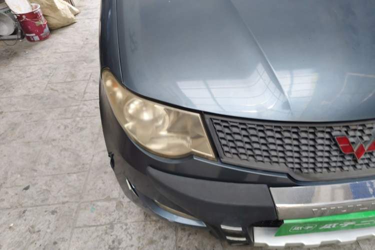 Used Wuling Hongguang 2010 1.2L Practical Version China IV Right Front Headlight