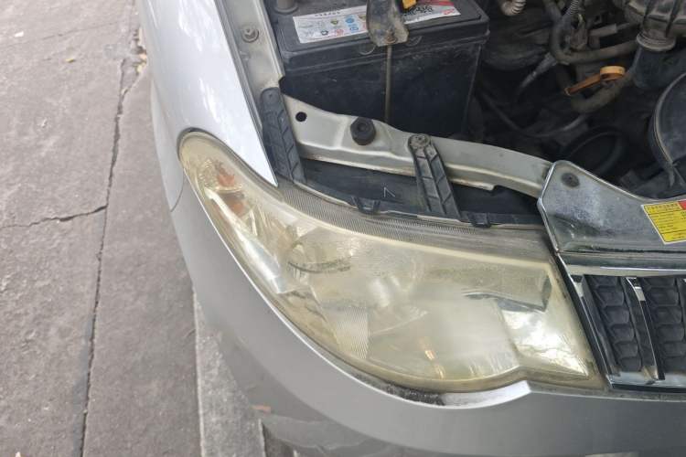 Used Wuling Hongguang 2010 1.2L Comfort Edition China IV Right Front Headlight