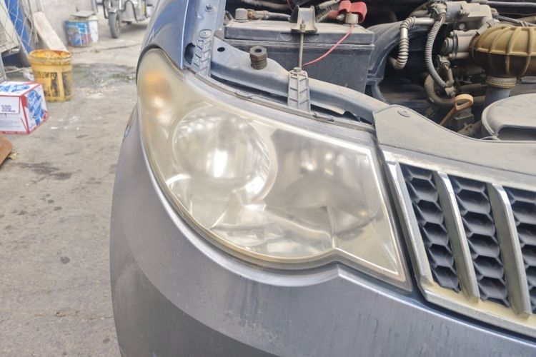 Used Wuling Hongguang 2010 1.2L Base Version China IV Standard Right Front Headlight