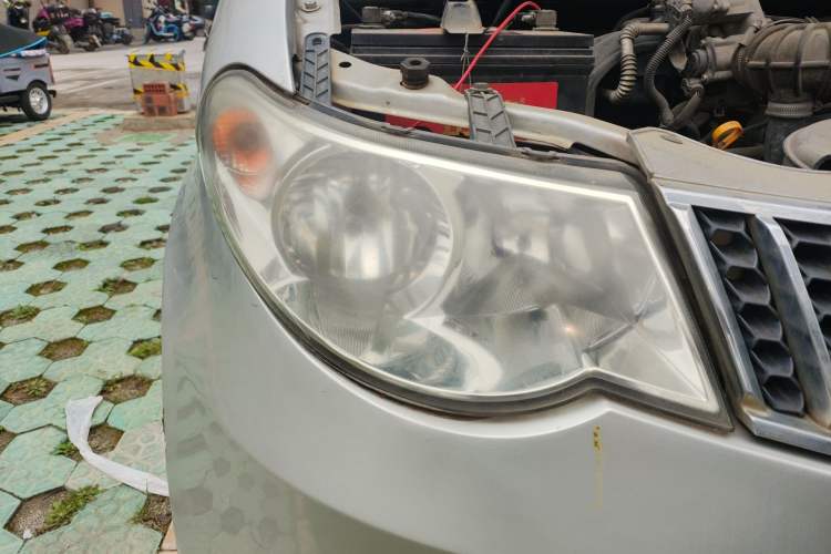 Used Wuling Hongguang 2010 1.2L Comfort Edition China IV Right Front Headlight