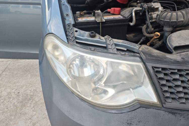 Used Wuling Hongguang 2010 1.2L Base Version China IV Standard Right Front Headlight