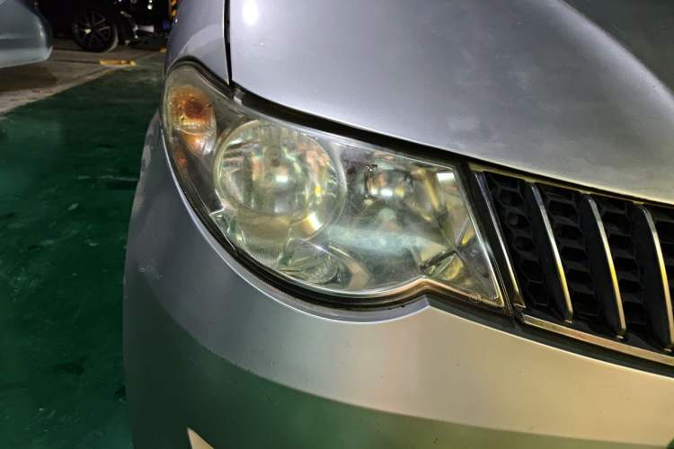 Used Wuling Hongguang 2010 1.2L Standard Version China IV Right Front Headlight