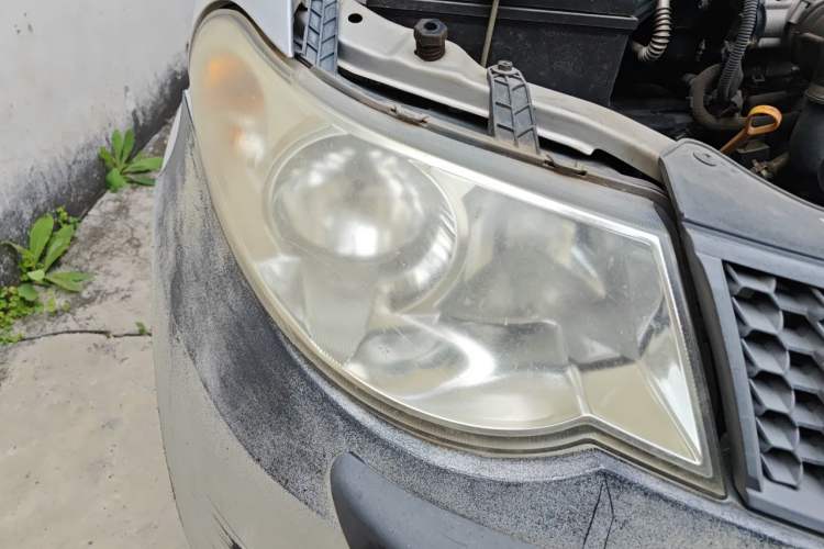 Used Wuling Hongguang 2010 1.2L Base Version China IV Standard Right Front Headlight