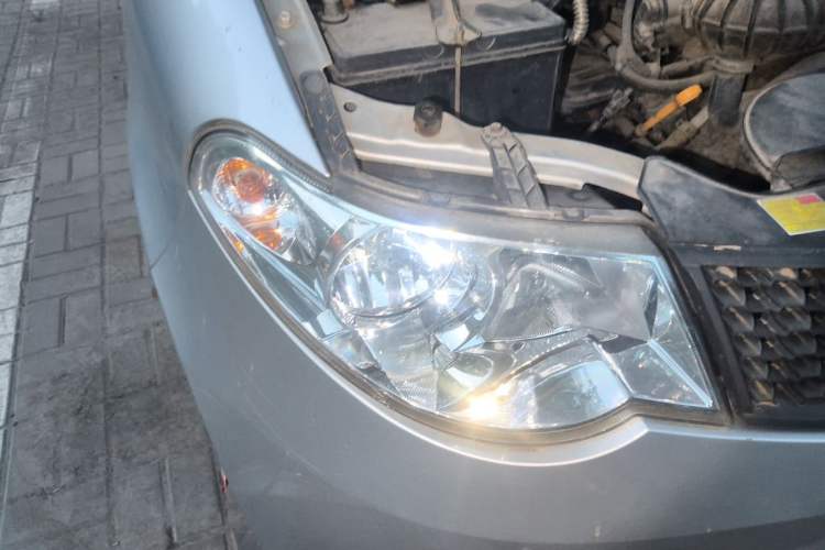 Used Wuling Hongguang 2010 1.2L Base Version China IV Standard Right Front Headlight