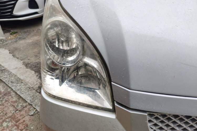 Used Wuling Hongguang 2010 1.2L Base Version China IV Standard Right Front Headlight