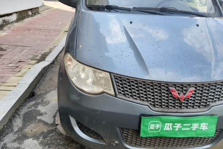 Used Wuling Hongguang 2010 1.2L Base Version China IV Standard Right Front Headlight
