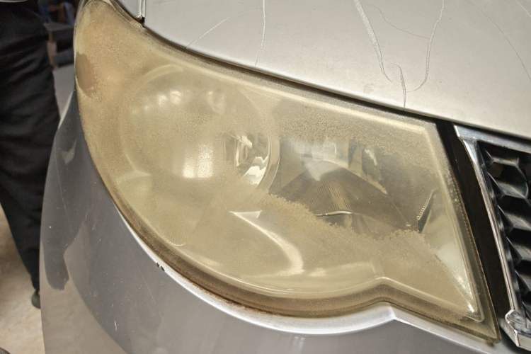 Used Wuling Hongguang 2010 1.2L Base Version China IV Standard Right Front Headlight