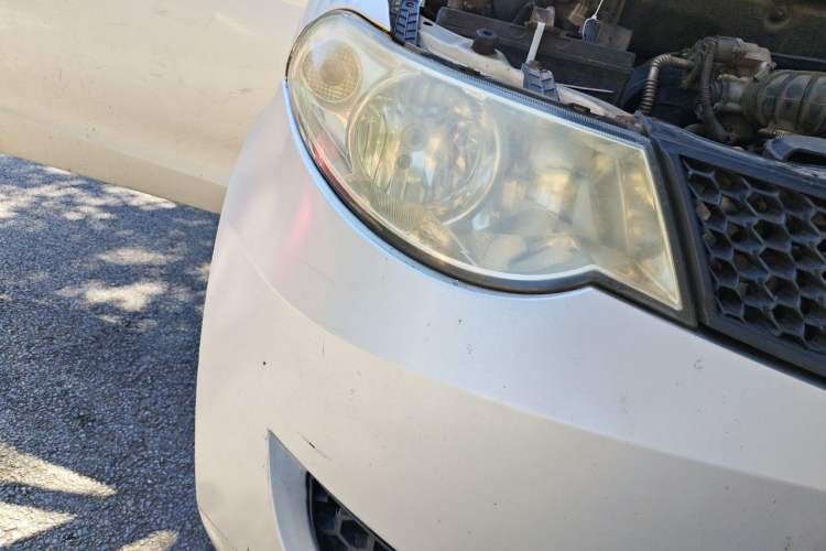 Used Wuling Hongguang 2010 1.2L Base Version China IV Standard Right Front Headlight