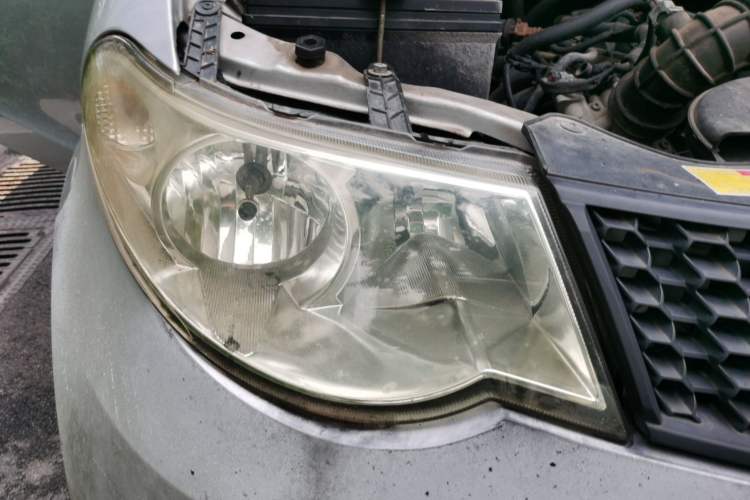 Used Wuling Hongguang 2010 1.4L Standard Version Right Front Headlight