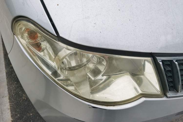 Used Wuling Hongguang 2010 1.2L Base Version China IV Standard Right Front Headlight