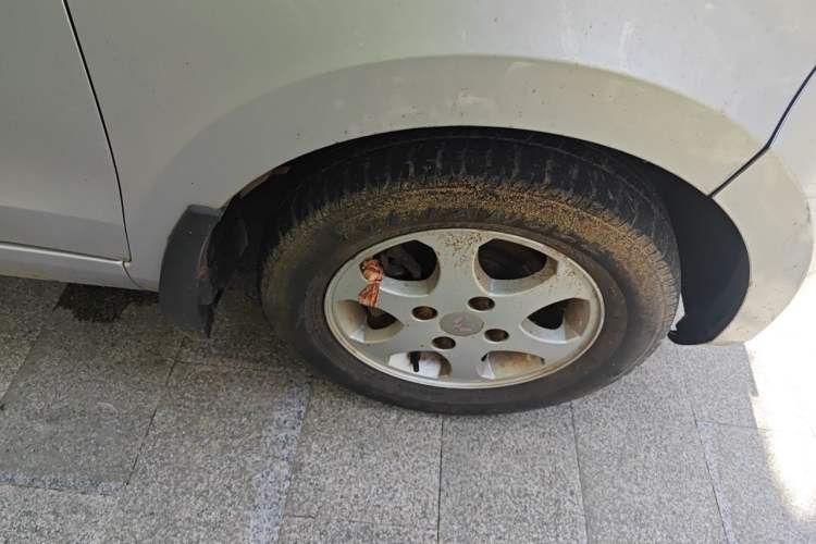 Used Wuling Hongguang 2010 1.4L Comfort Version Right Front Wheel Hub