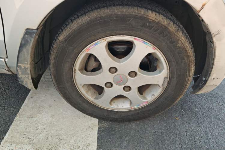 Used Wuling Hongguang 2010 1.4L Comfort Version Right Front Wheel Hub