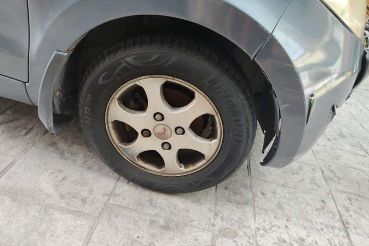 Used Wuling Hongguang 2010 1.2L Practical Version China IV Right Front Wheel Hub