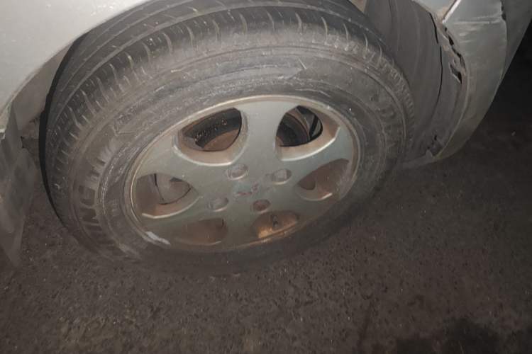 Used Wuling Hongguang 2010 1.2L Standard Version China IV Right Front Wheel Hub