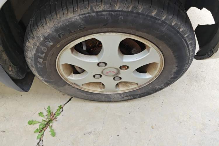 Used Wuling Hongguang 2010 1.2L Base Version China IV Standard Right Front Wheel Hub