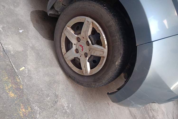 Used Wuling Hongguang 2010 1.4L Practical Version Right Front Wheel Hub