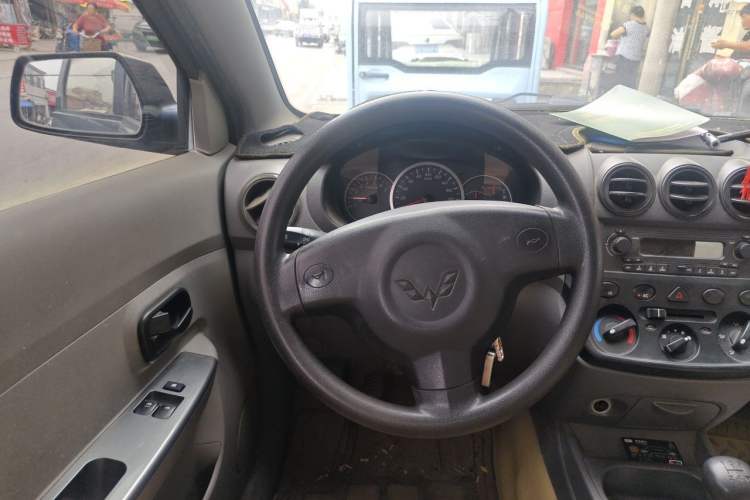 Used Wuling Hongguang 2010 1.2L Base Version China IV Standard Steering Wheel