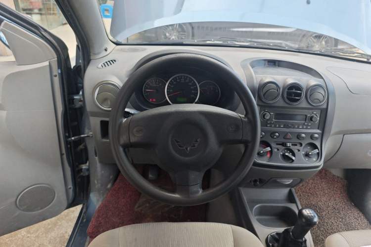 Used Wuling Hongguang 2010 1.2L Base Version China IV Standard Steering Wheel