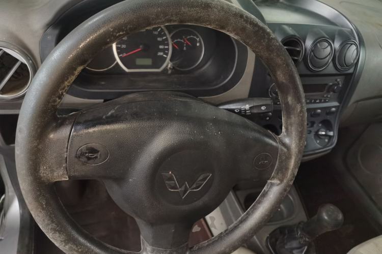 Used Wuling Hongguang 2010 1.2L Base Version China IV Standard Steering Wheel