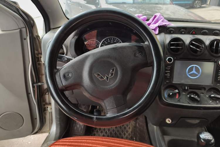 Used Wuling Hongguang 2010 1.2L Practical Version China IV Steering Wheel