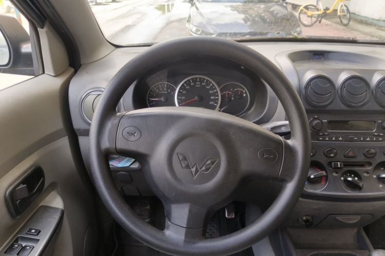 Used Wuling Hongguang 2010 1.2L Base Version China IV Standard Steering Wheel
