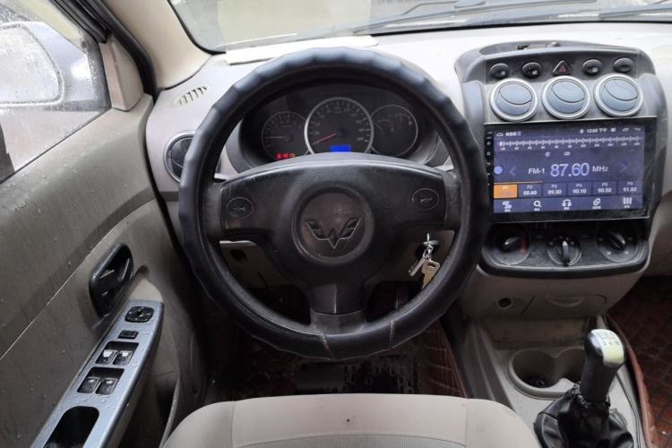 Used Wuling Hongguang 2010 1.2L Comfort Edition China IV Steering Wheel