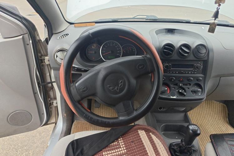 Used Wuling Hongguang 2010 1.2L Base Version China IV Standard Steering Wheel