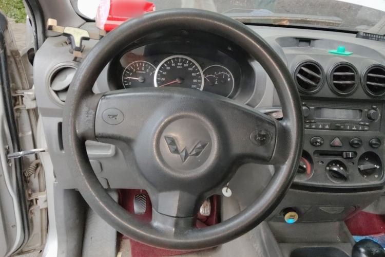 Used Wuling Hongguang 2010 1.2L Base Version China IV Standard Steering Wheel