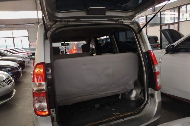 Used Wuling Hongguang 2010 1.2L Base Version China IV Standard Trunk