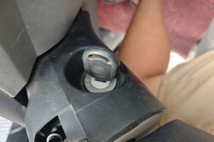 Used Wuling Hongguang 2010 1.2L Base Version China IV Standard Vehicle Key