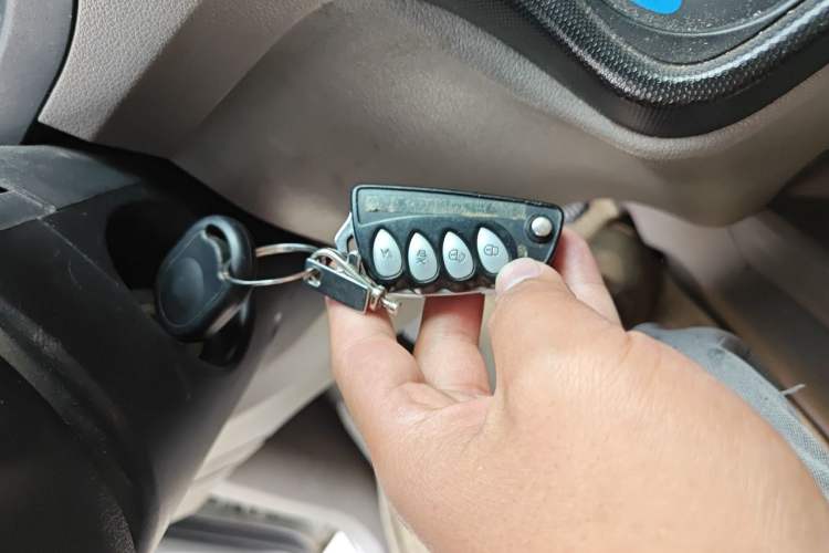 Used Wuling Hongguang 2010 1.2L Base Version China IV Standard Vehicle Key