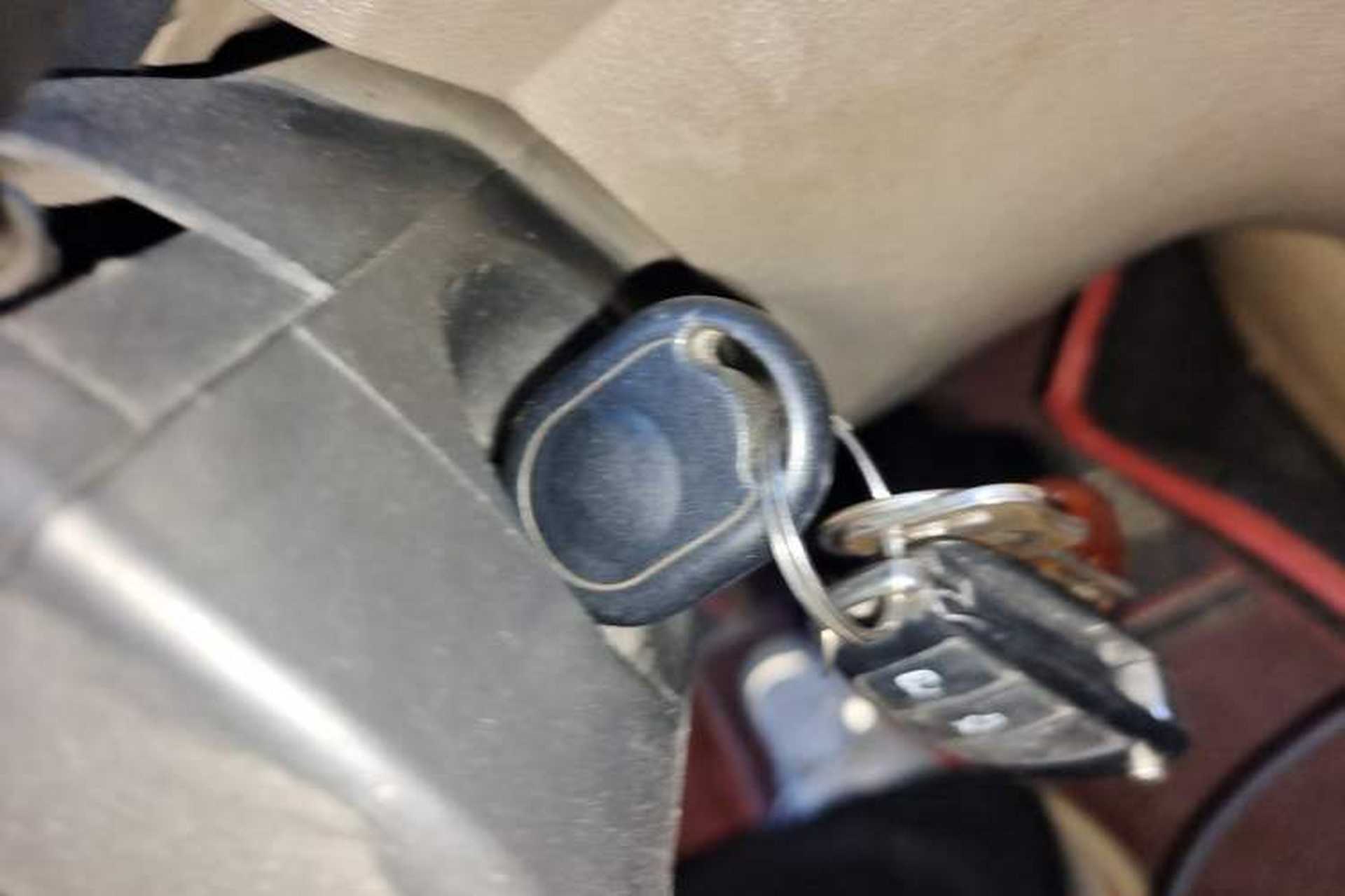 Used Wuling Hongguang 2010 1.4L Standard Version Vehicle Key