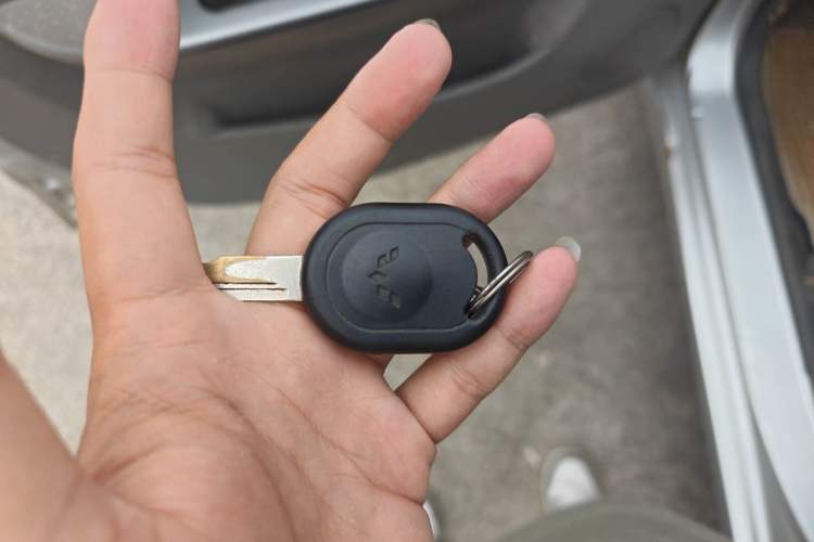 Used Wuling Hongguang 2010 1.2L Base Version China IV Standard Vehicle Key