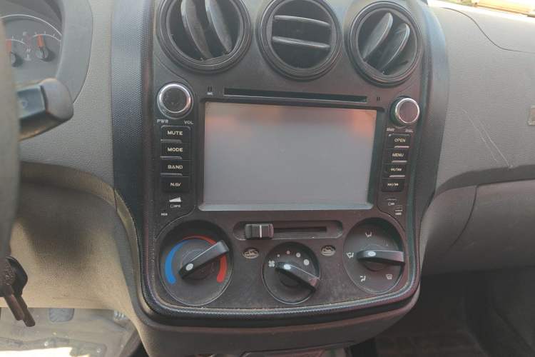Used Wuling Hongguang 2010 1.2L Base Version China IV Standard Audio And AC Panel