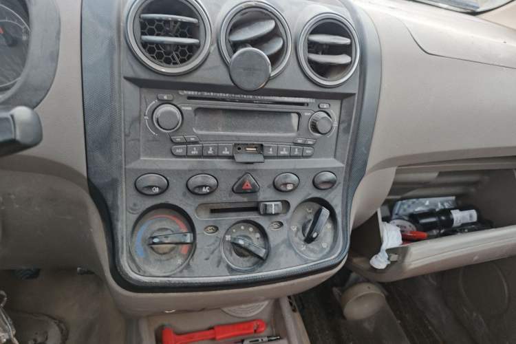 Used Wuling Hongguang 2010 1.2L Practical Version China IV Audio And AC Panel