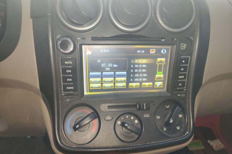 Used Wuling Hongguang 2010 1.2L Comfort Edition China IV Audio And AC Panel
