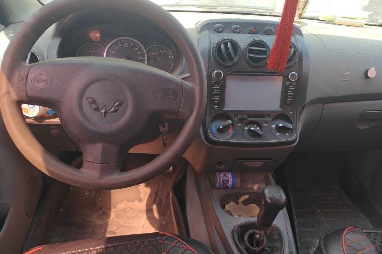 Used Wuling Hongguang 2010 1.2L Base Version China IV Standard Center Console