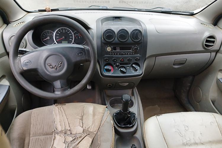 Used Wuling Hongguang 2010 1.2L Base Version China IV Standard Center Console