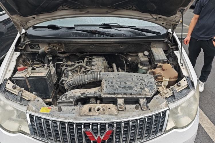 Used Wuling Hongguang 2010 1.4L Luxury Model Engine Bay