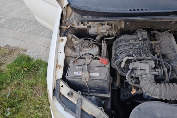 Used Wuling Hongguang 2010 1.2L Practical Version China IV Engine Bay Right