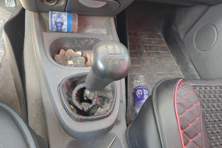 Used Wuling Hongguang 2010 1.2L Base Version China IV Standard Gear Lever